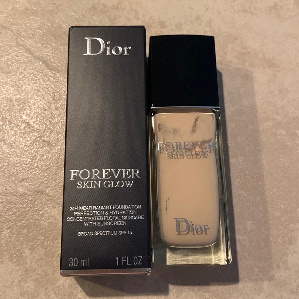 Dior forever skin glow 24H radiant foundation